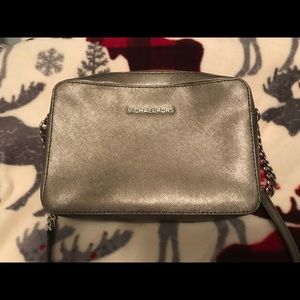 Michael Kors Jet Set Travel Crossbody Purse